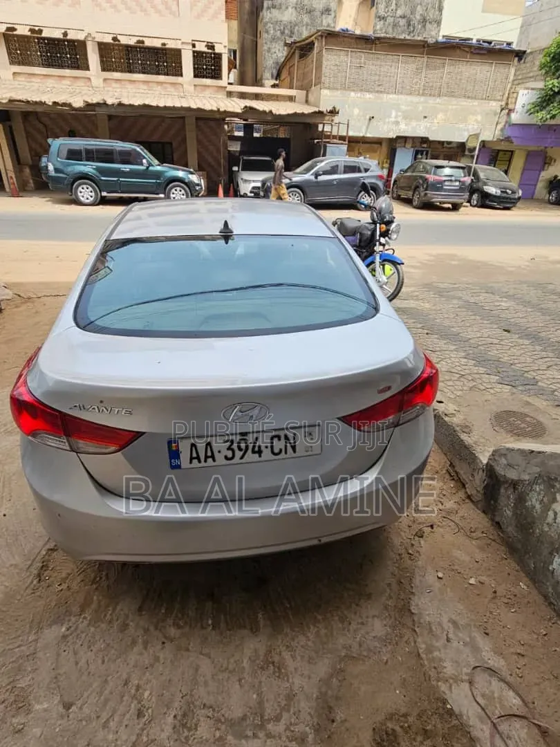Hyundai Avante 2014 Gris