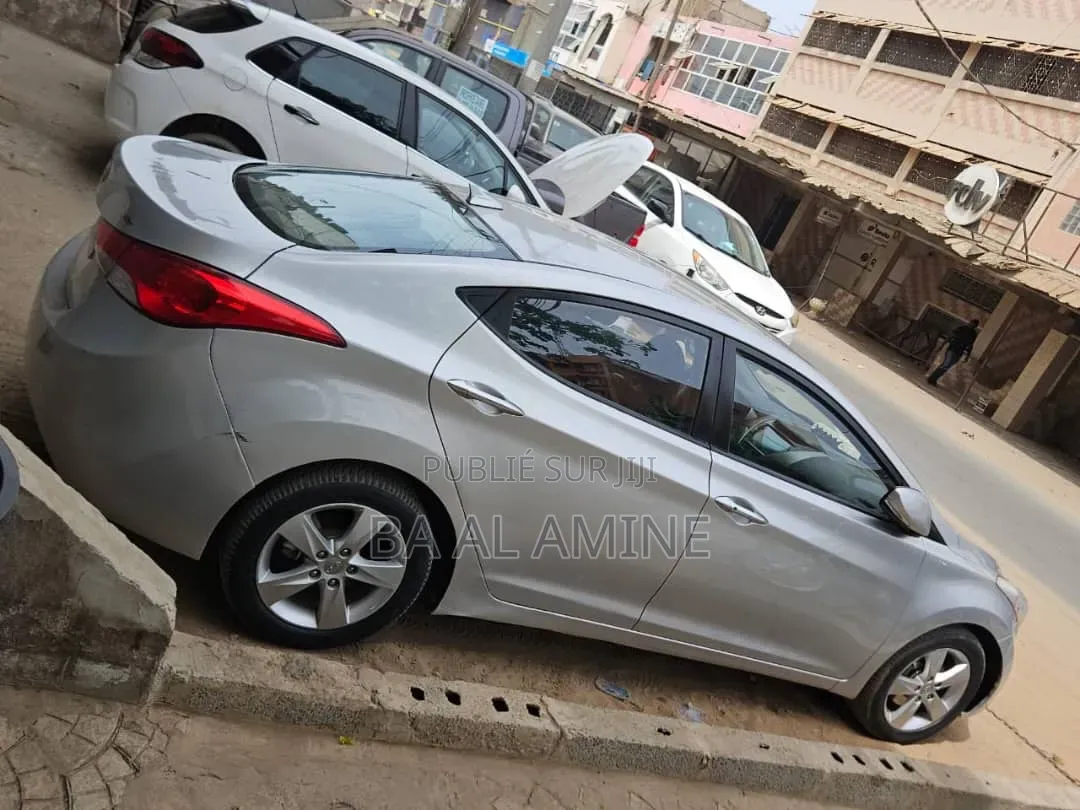 Hyundai Avante 2014 Gris