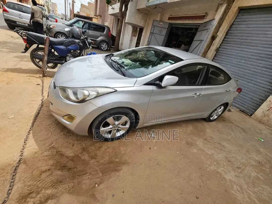 Hyundai Avante 2014 Gris