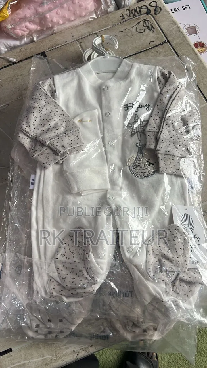 Vêtements De Bebe