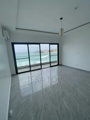 3chbre Appartement dans Almadies à Louer