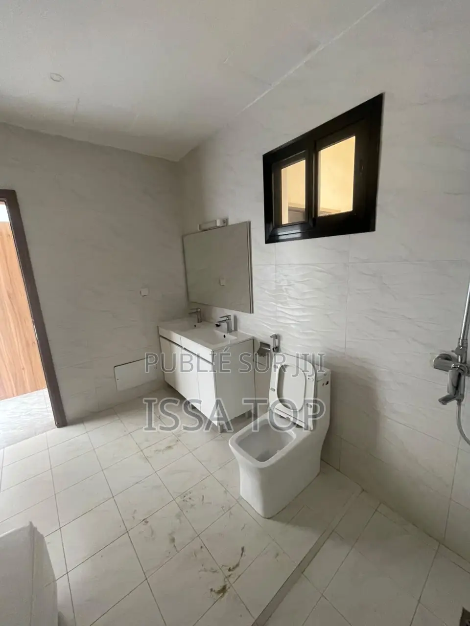 3chbre Appartement dans Almadies à Louer