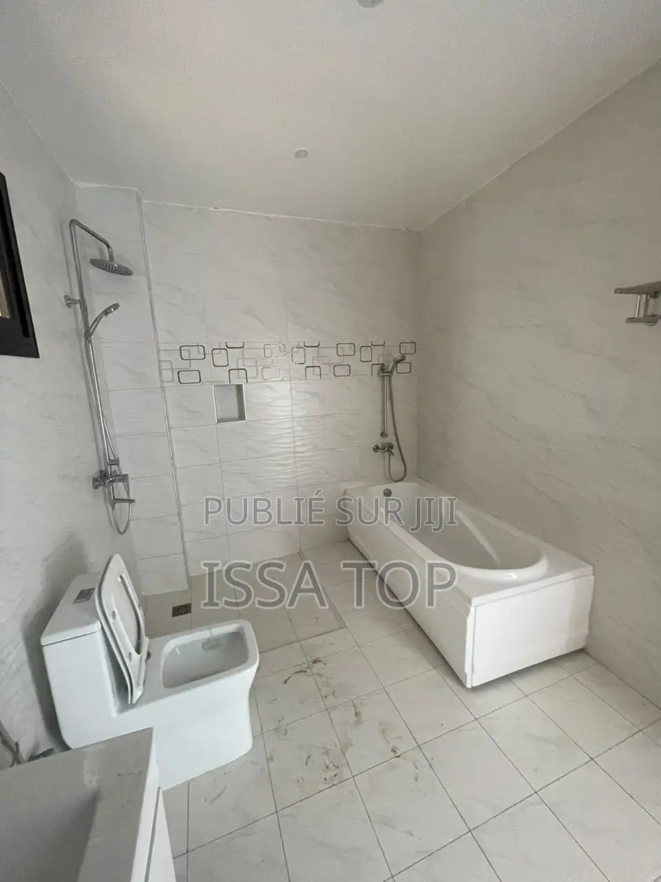 3chbre Appartement dans Almadies à Louer