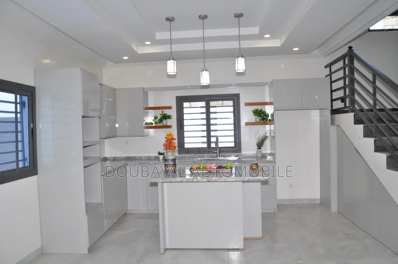3chbre Villa dans Ngaparou, Thiès Sud à Vendre