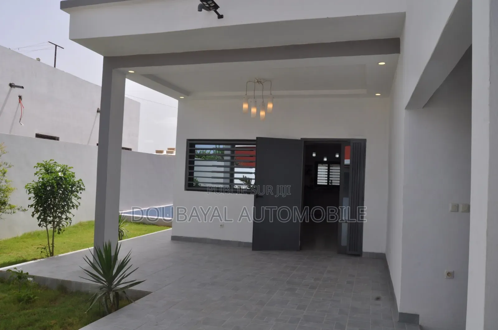 3chbre Villa dans Ngaparou, Thiès Sud à Vendre