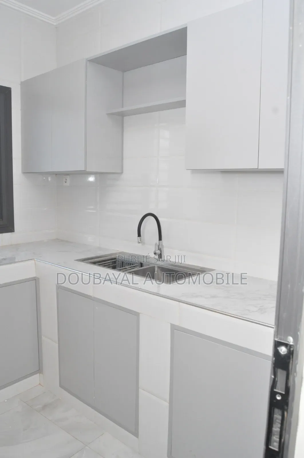 3chbre Villa dans Ngaparou, Thiès Sud à Vendre