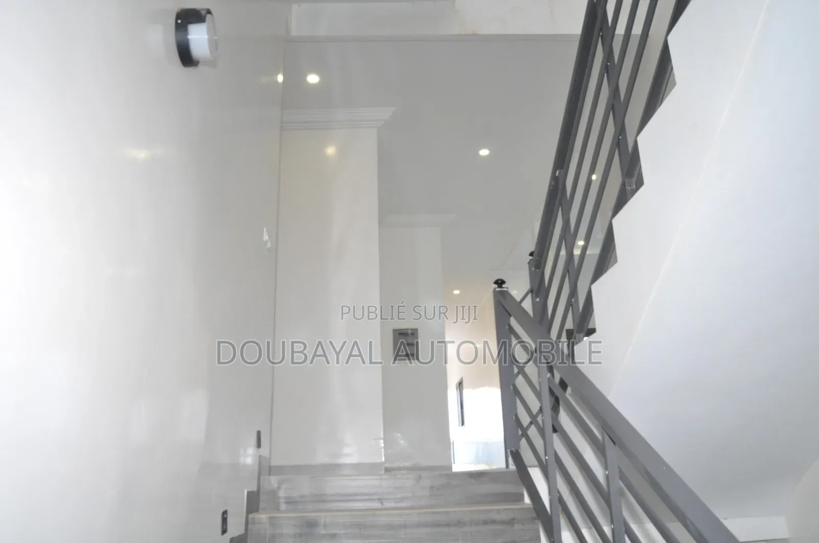 3chbre Villa dans Ngaparou, Thiès Sud à Vendre