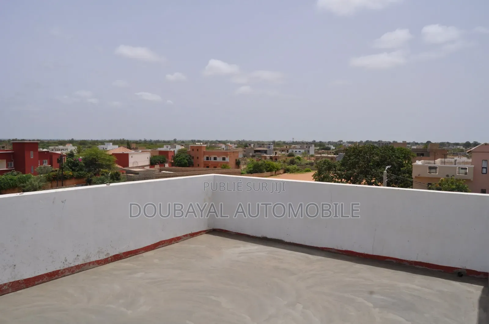 3chbre Villa dans Ngaparou, Thiès Sud à Vendre