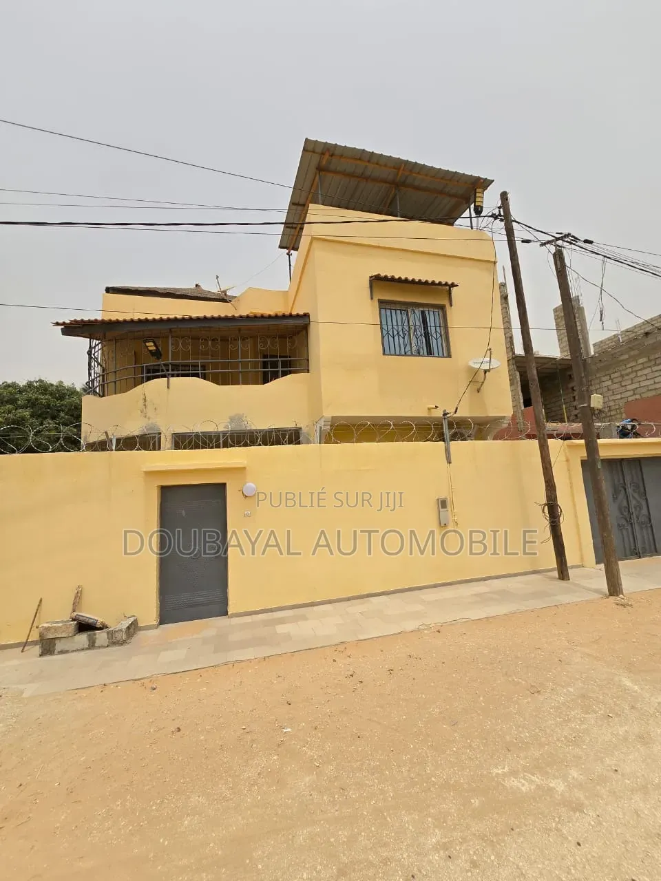5chbre Villa dans Ngaparou, Thiès Sud à Vendre