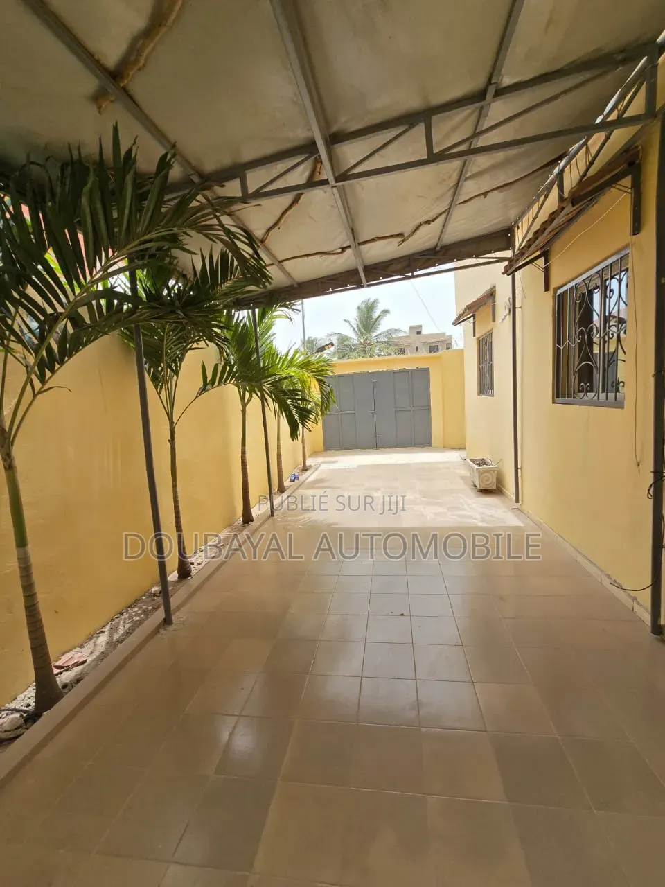 5chbre Villa dans Ngaparou, Thiès Sud à Vendre