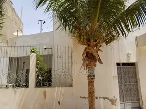 Meublé 4chbre Villa dans Cambérène à Vendre