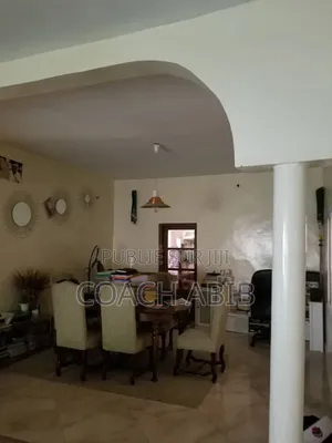 Meublé 4chbre Villa dans Cambérène à Vendre