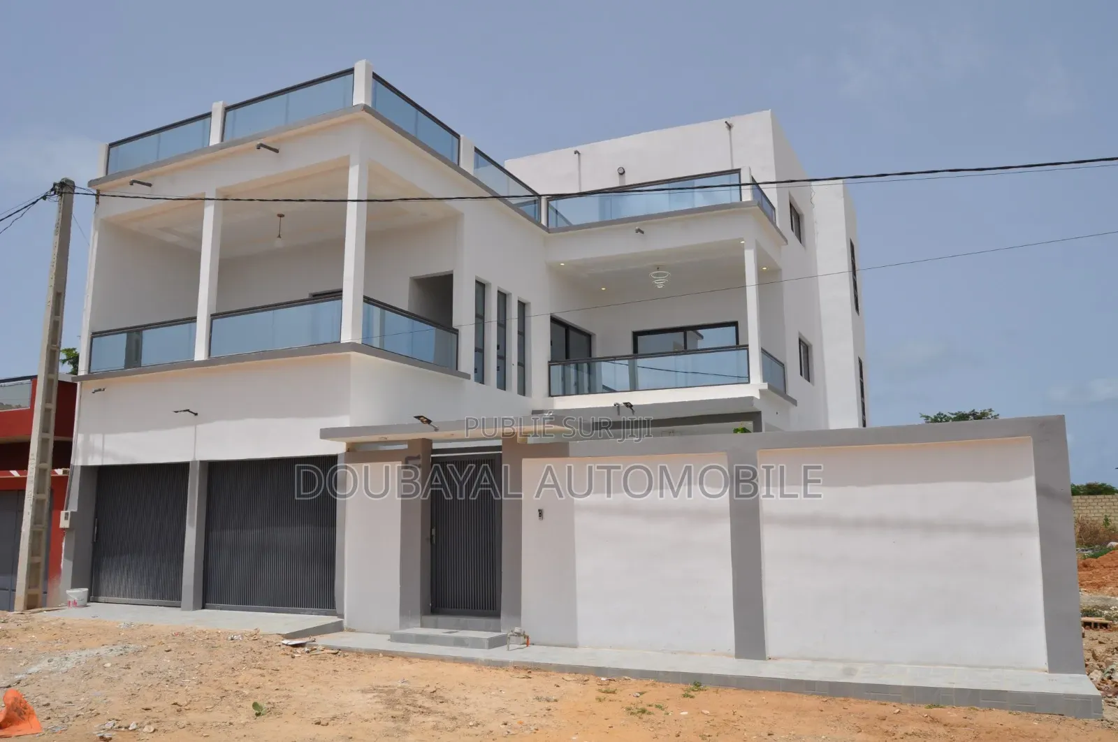 3chbre Villa dans Ngaparou, Thiès Sud à Vendre