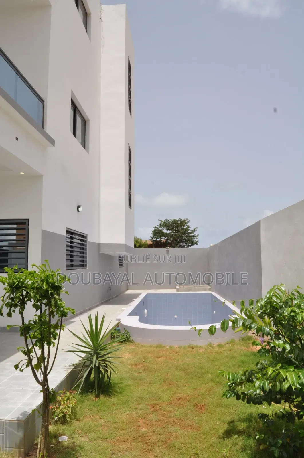 3chbre Villa dans Ngaparou, Thiès Sud à Vendre