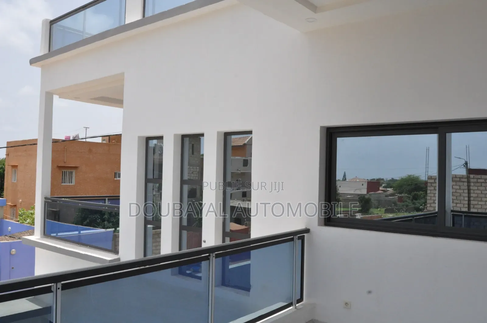 3chbre Villa dans Ngaparou, Thiès Sud à Vendre