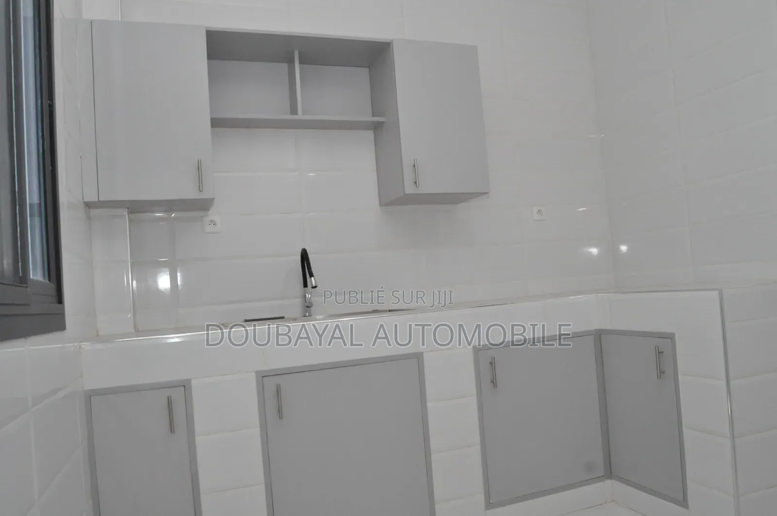 3chbre Villa dans Ngaparou, Thiès Sud à Vendre
