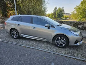 Toyota Avensis 2015 Gris