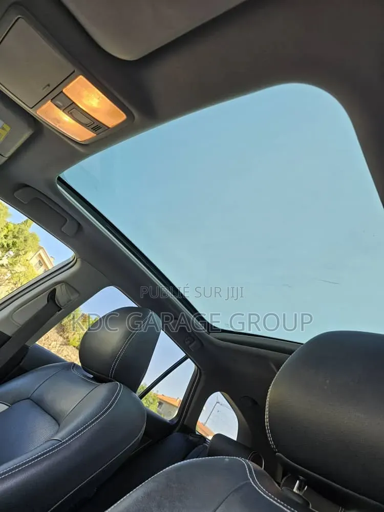 Toyota Avensis 2015 Gris