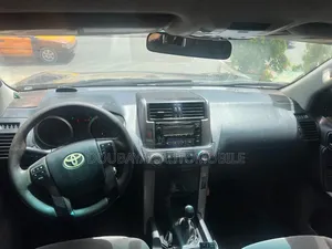 Toyota Land Cruiser Prado 2011 Gris
