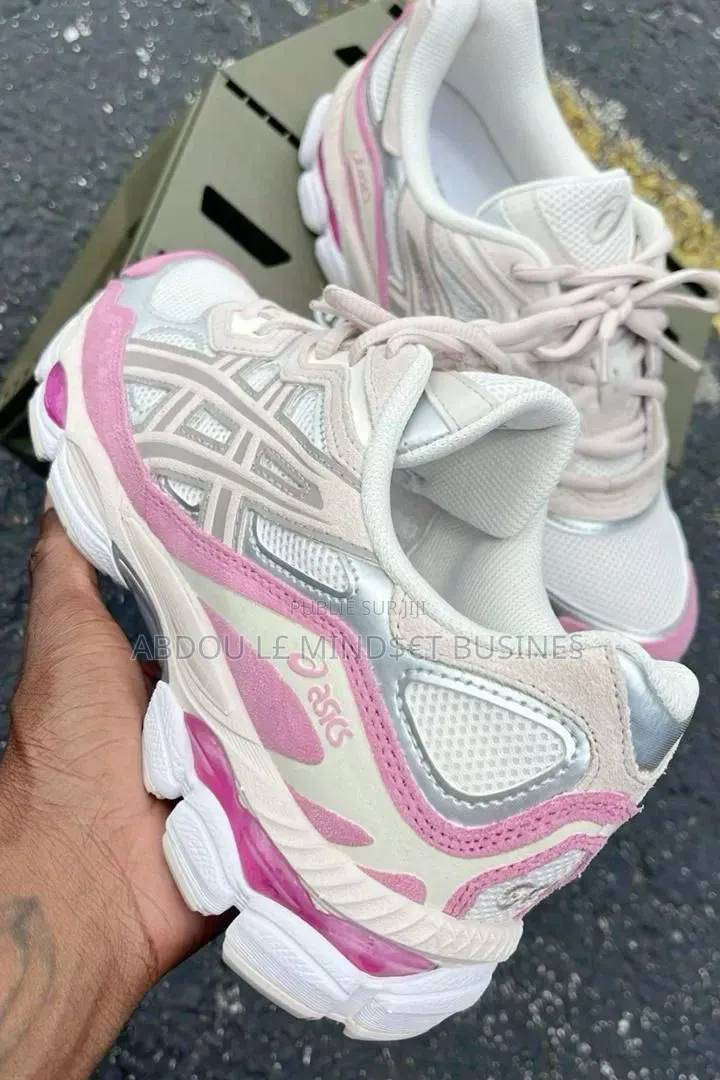 Asics Pink Disponible