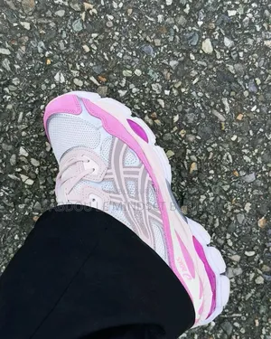 Asics Pink Disponible