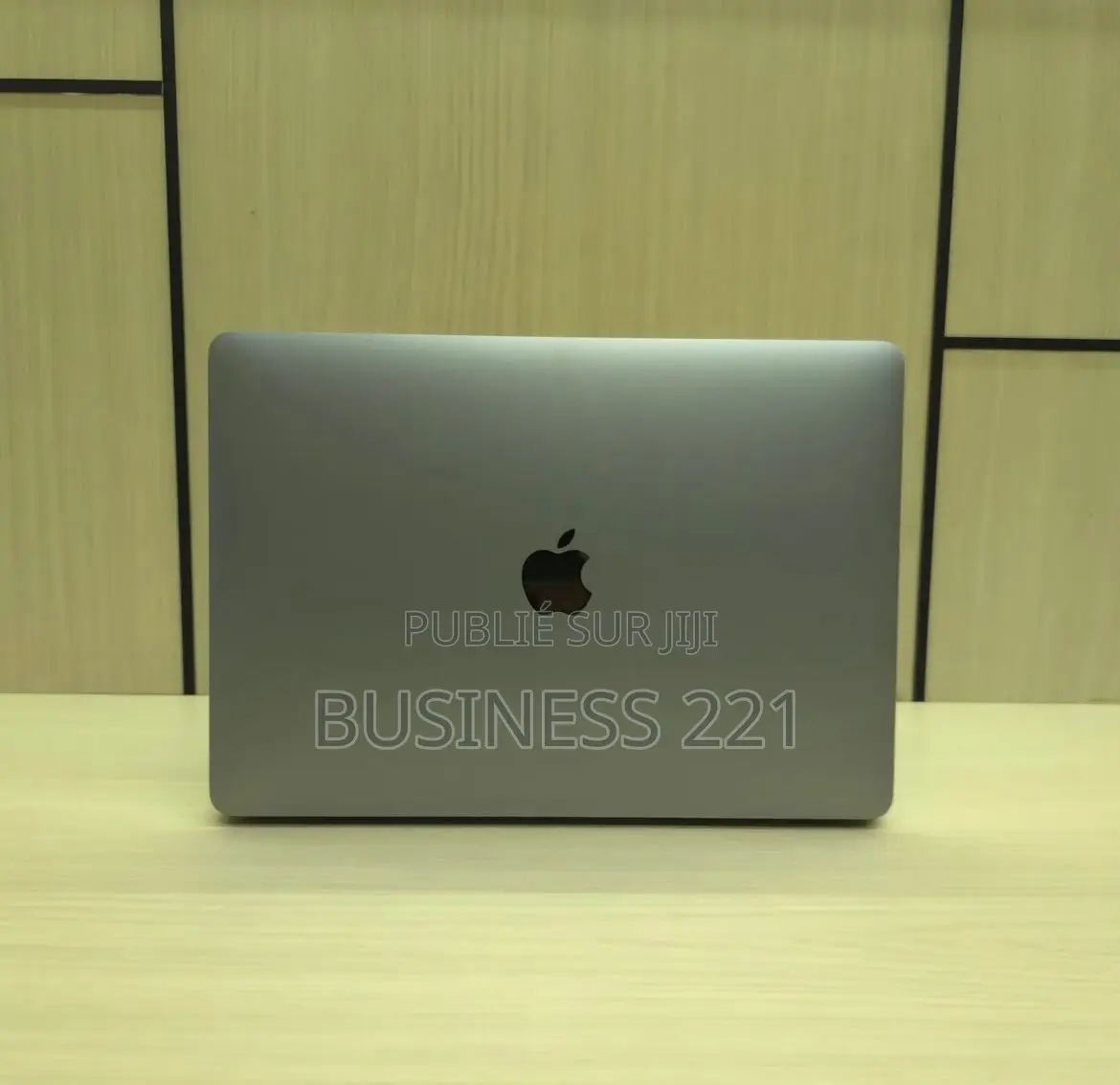 Nouveau Apple MacBook 2017 8GB Intel Core i5 SSD 256GB