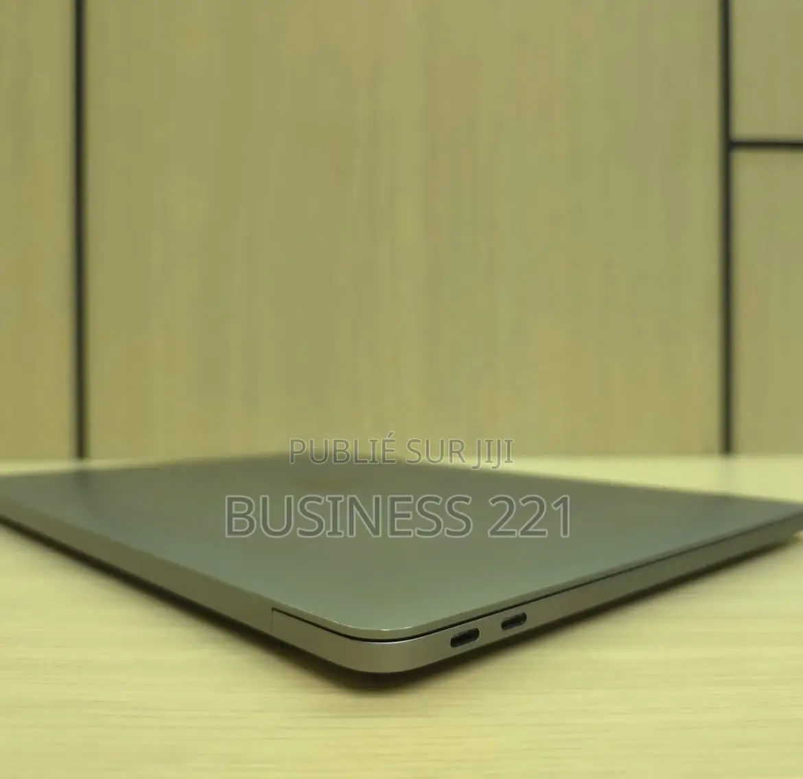 Nouveau Apple MacBook 2017 8GB Intel Core i5 SSD 256GB
