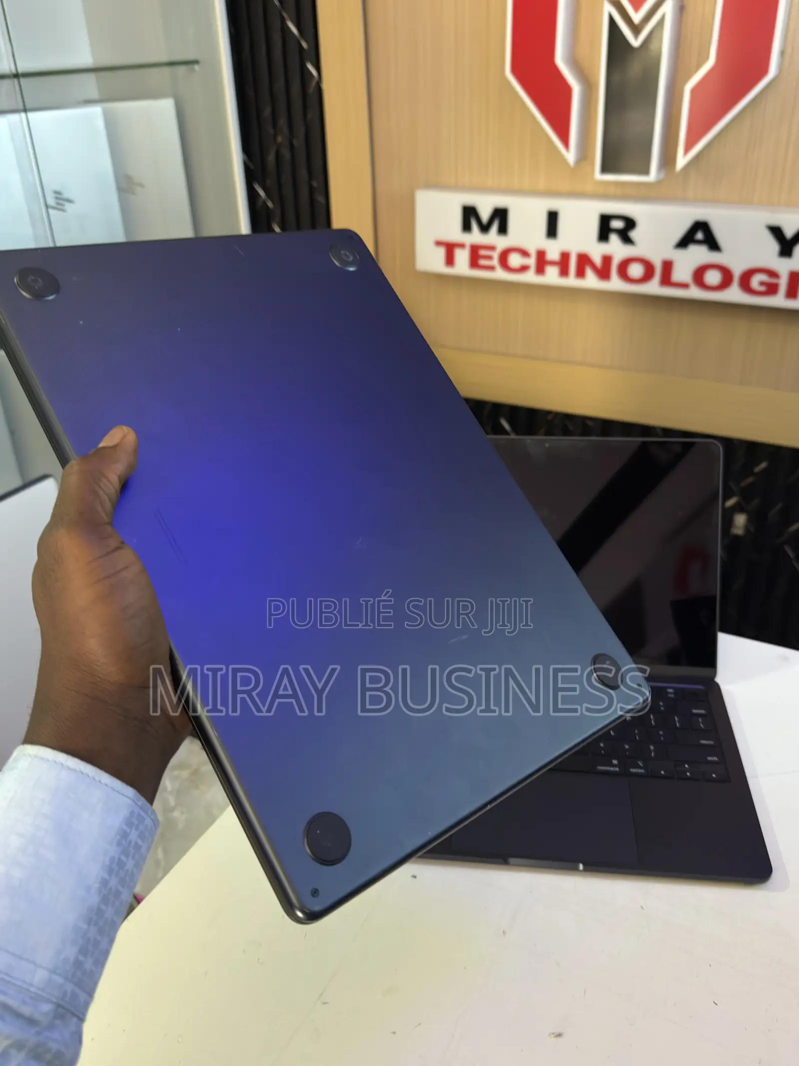 Nouveau Apple MacBook Air 2025 M4 16GB Apple M4 SSD 256GB