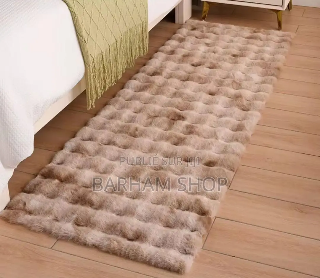 Descente De Lit en Fourrure (1m80 Sur 60cm) Toute Neuve