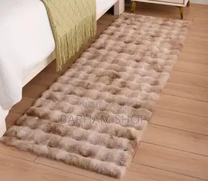 Descente De Lit en Fourrure (1m80 Sur 60cm) Toute Neuve
