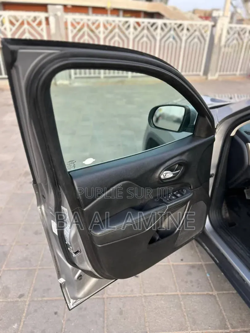 Jeep Cherokee 2016 Gris