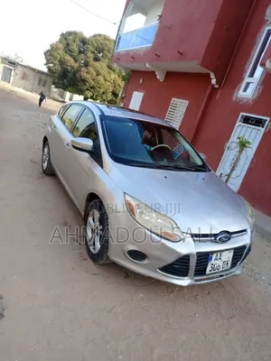 Ford Focus 2014 Gris