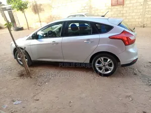 Ford Focus 2014 Gris