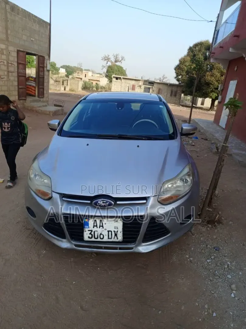 Ford Focus 2014 Gris