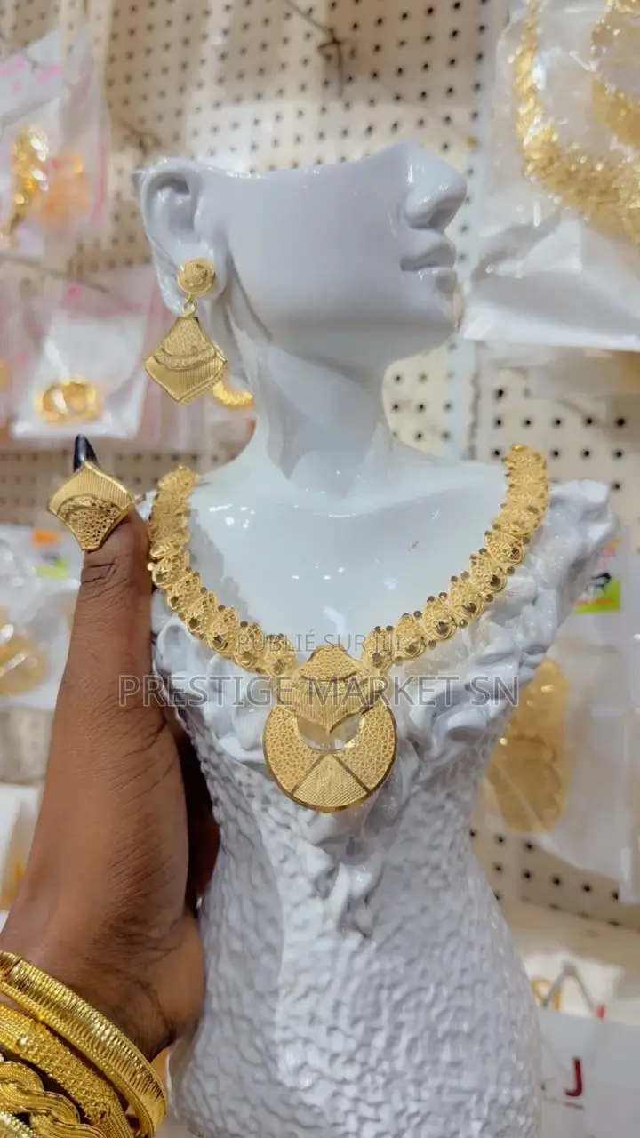 Parure De Bijoux Élégante