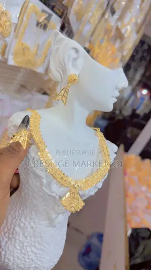 Parure De Bijoux Élégante