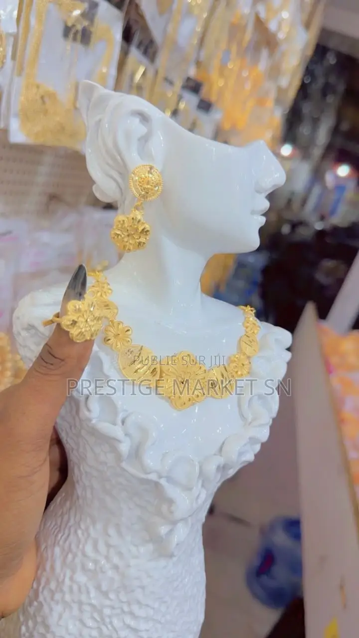 Parure De Bijoux Élégante