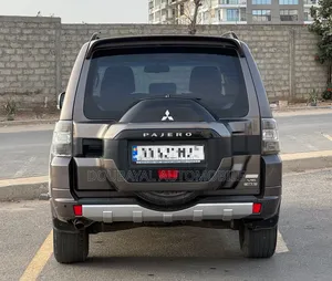 Mitsubishi Pajero 2015 Marron