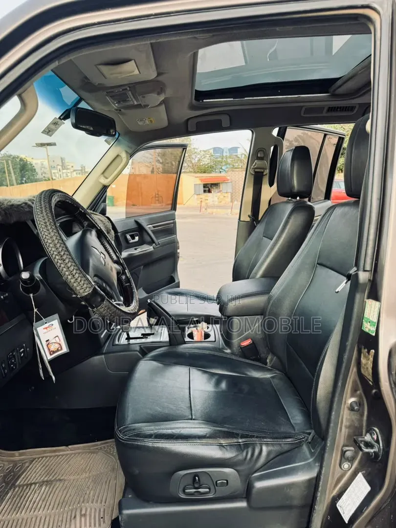 Mitsubishi Pajero 2015 Marron
