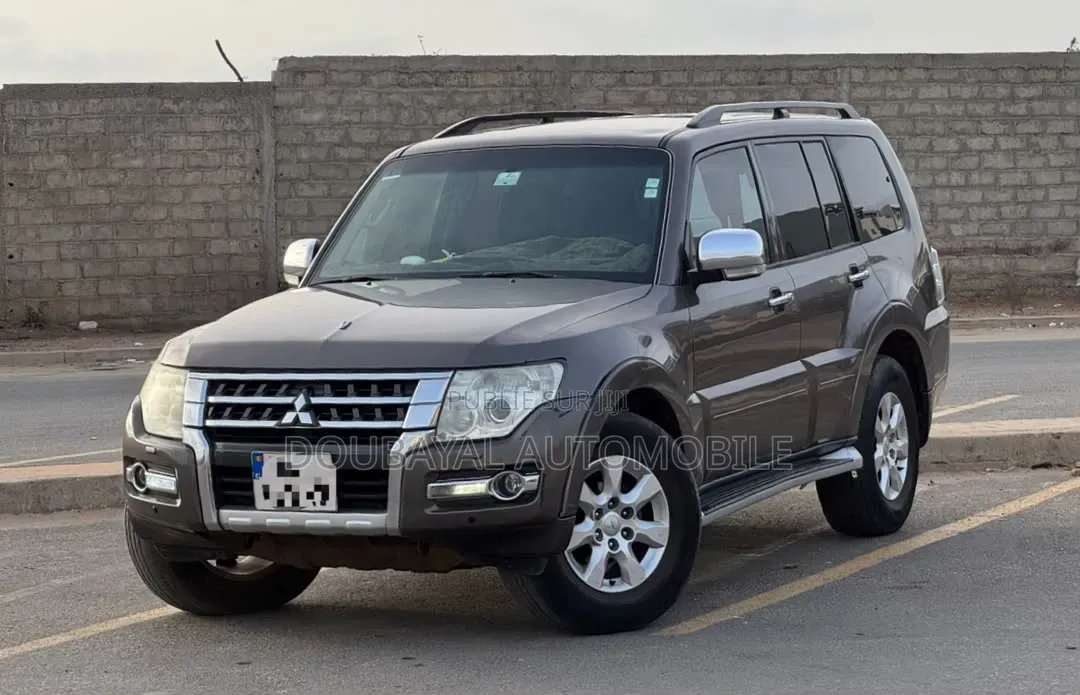Mitsubishi Pajero 2015 Marron
