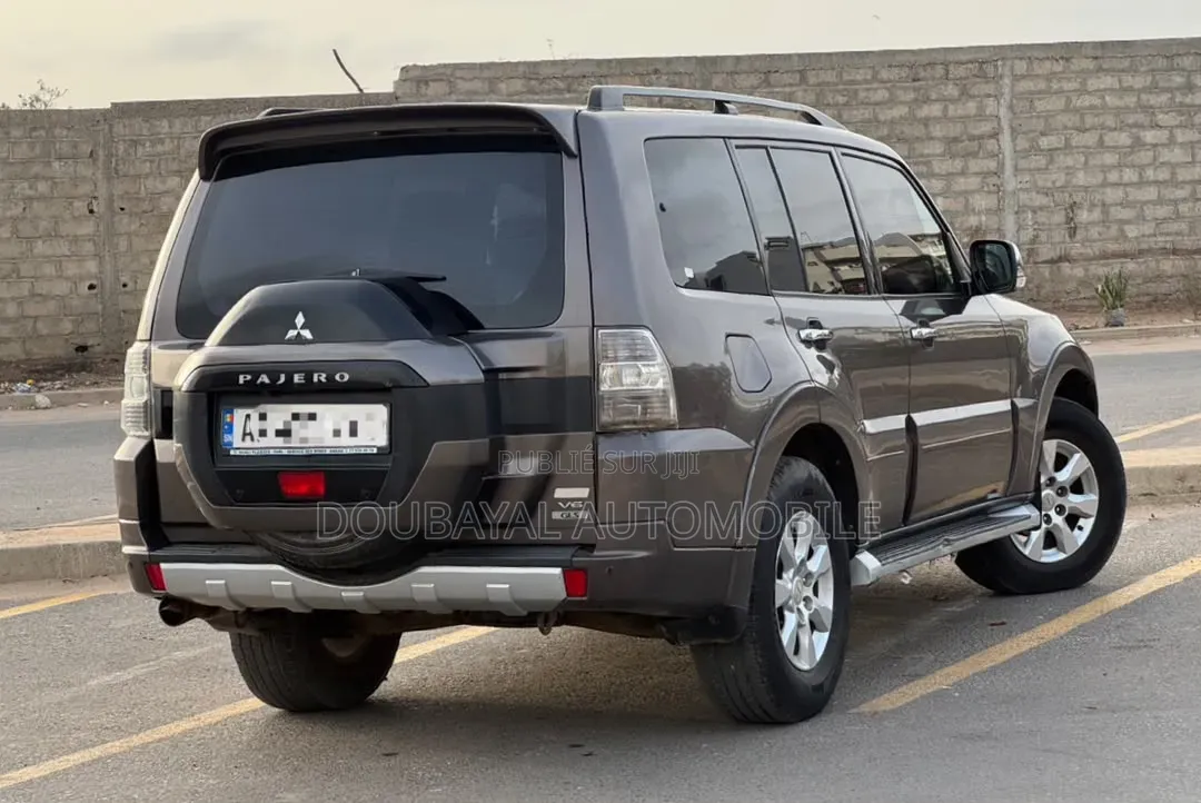 Mitsubishi Pajero 2015 Marron