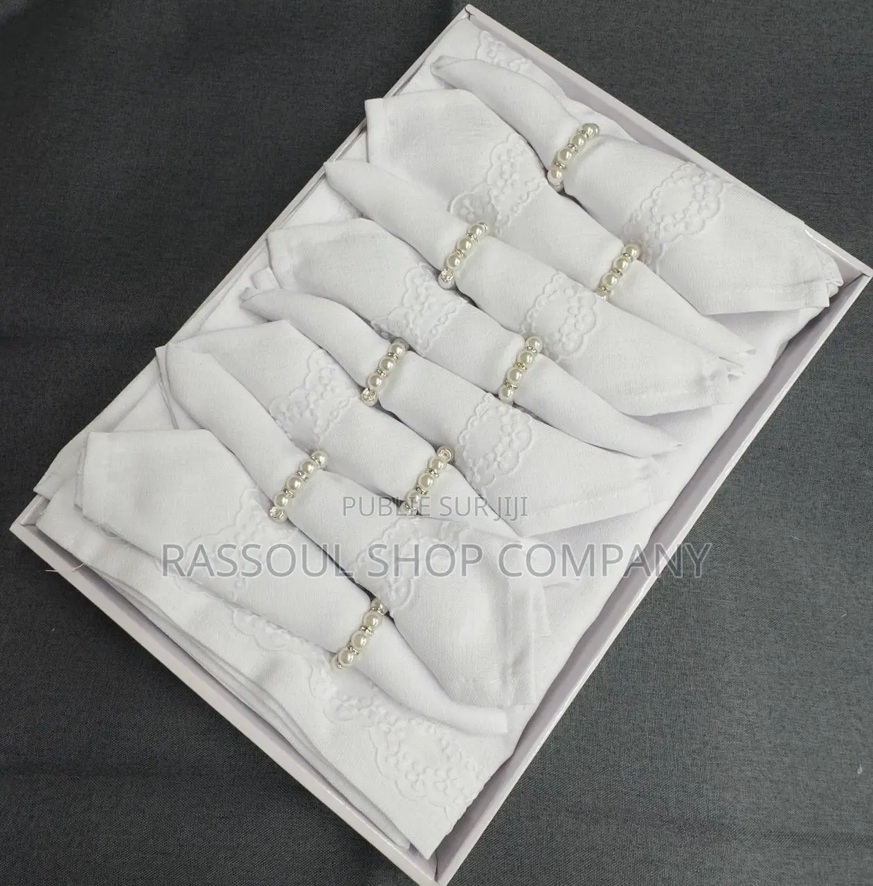 Nappe en Coton Luxe 18 Pièces Prix:13000f Contact Whatsapp