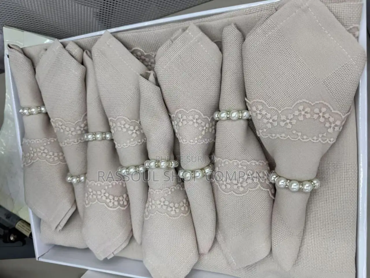 Nappe en Coton Luxe 18 Pièces Prix:13000f Contact Whatsapp