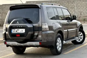 Mitsubishi Pajero 2015 Gris