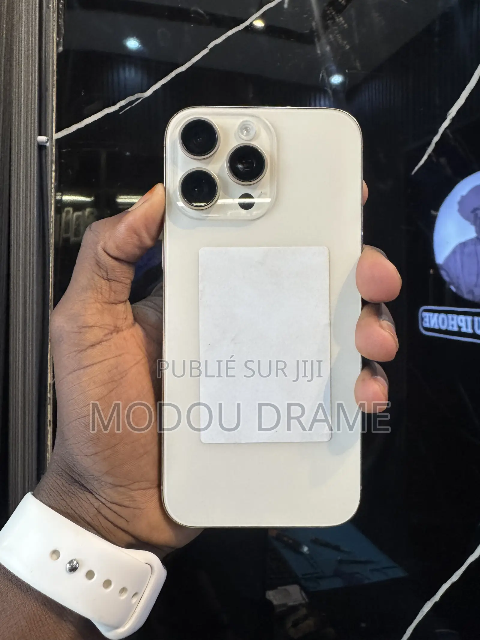 Nouveau Apple iPhone 16 Pro Max 256 GB Doré