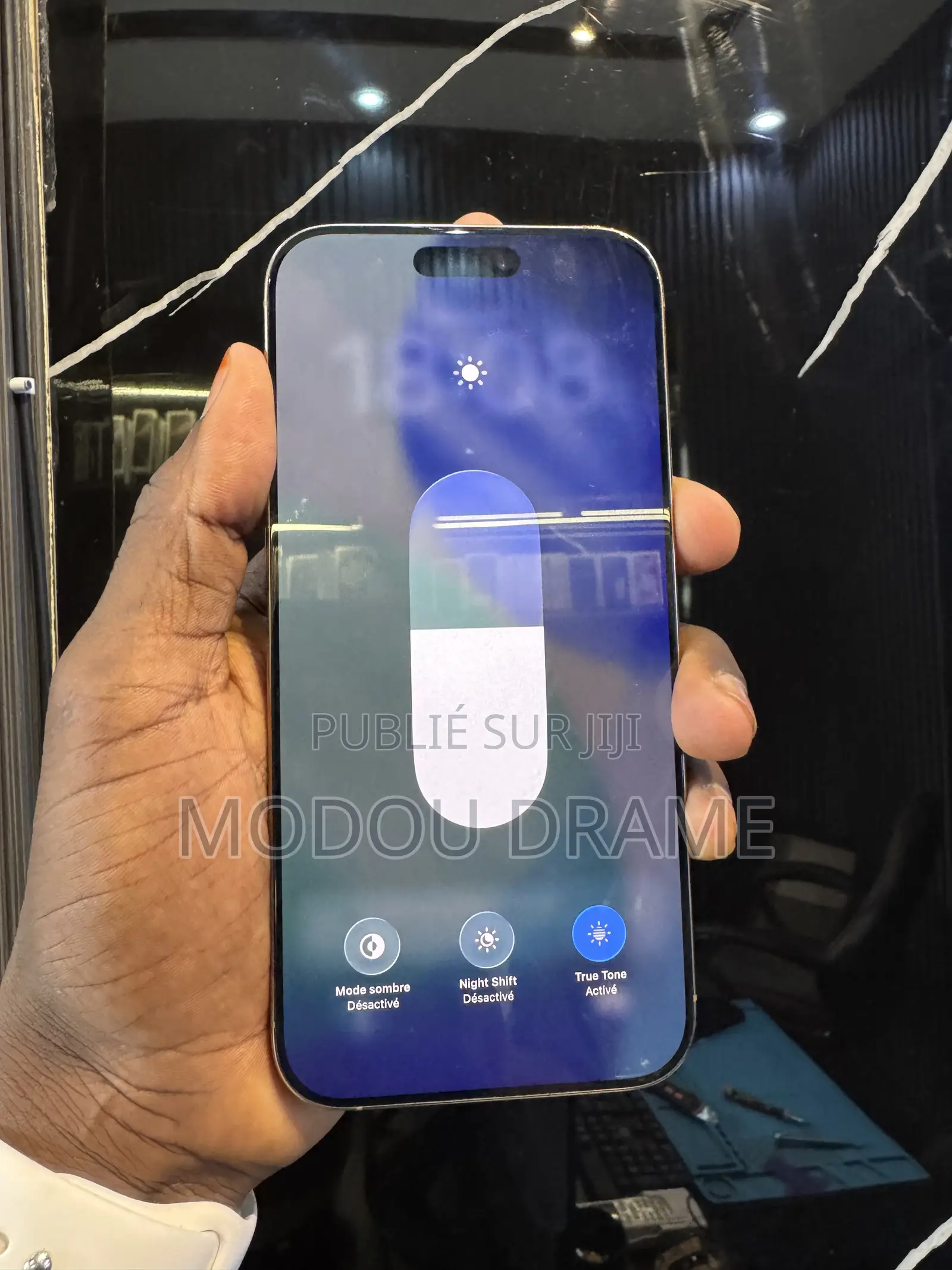 Nouveau Apple iPhone 16 Pro Max 256 GB Doré