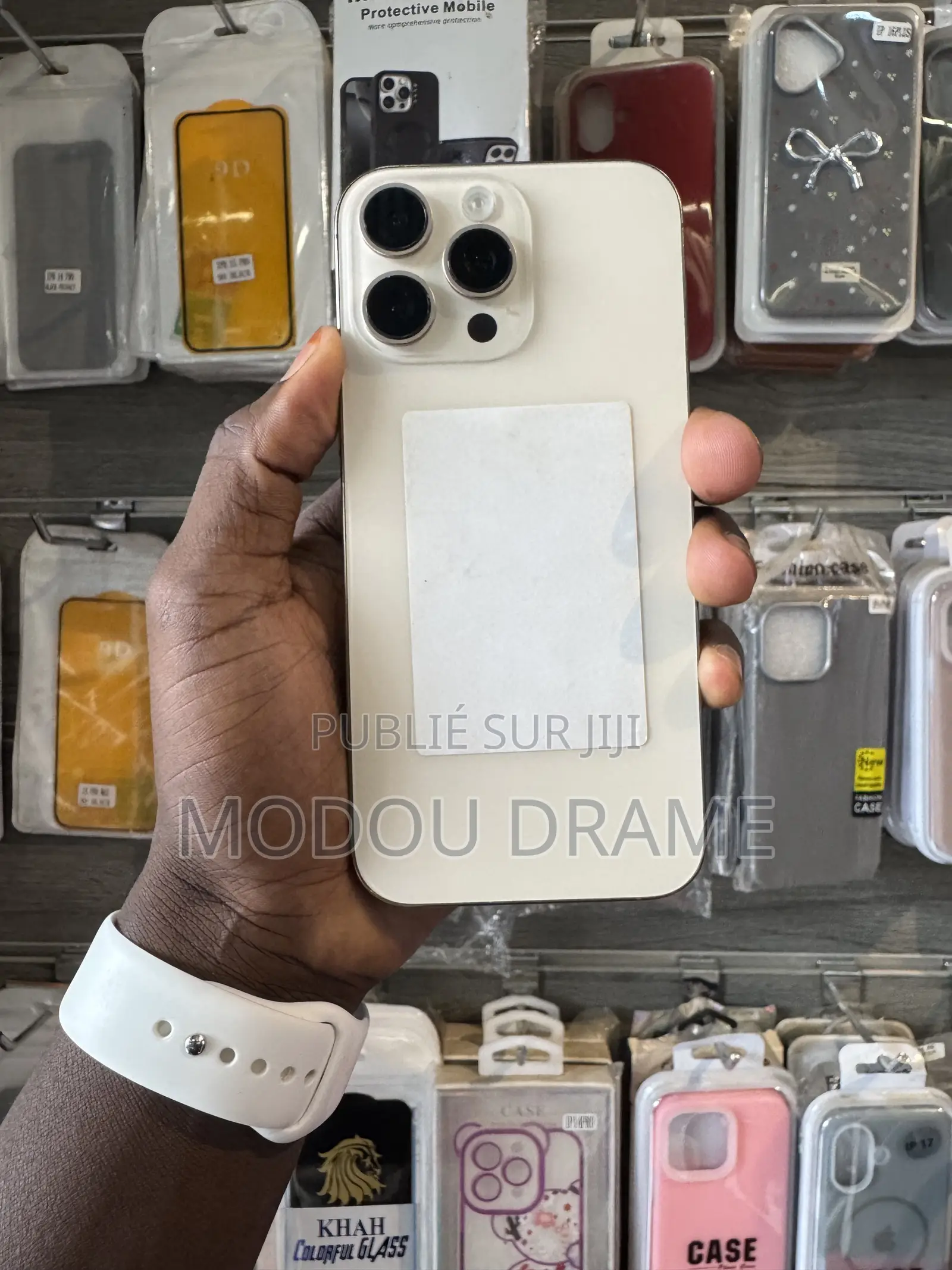 Nouveau Apple iPhone 16 Pro Max 256 GB Doré