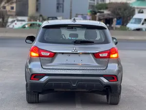 Mitsubishi Outlander 2019 Gris