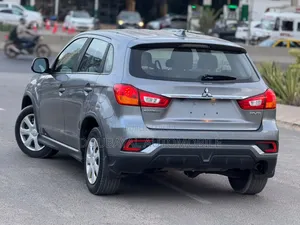 Mitsubishi Outlander 2019 Gris