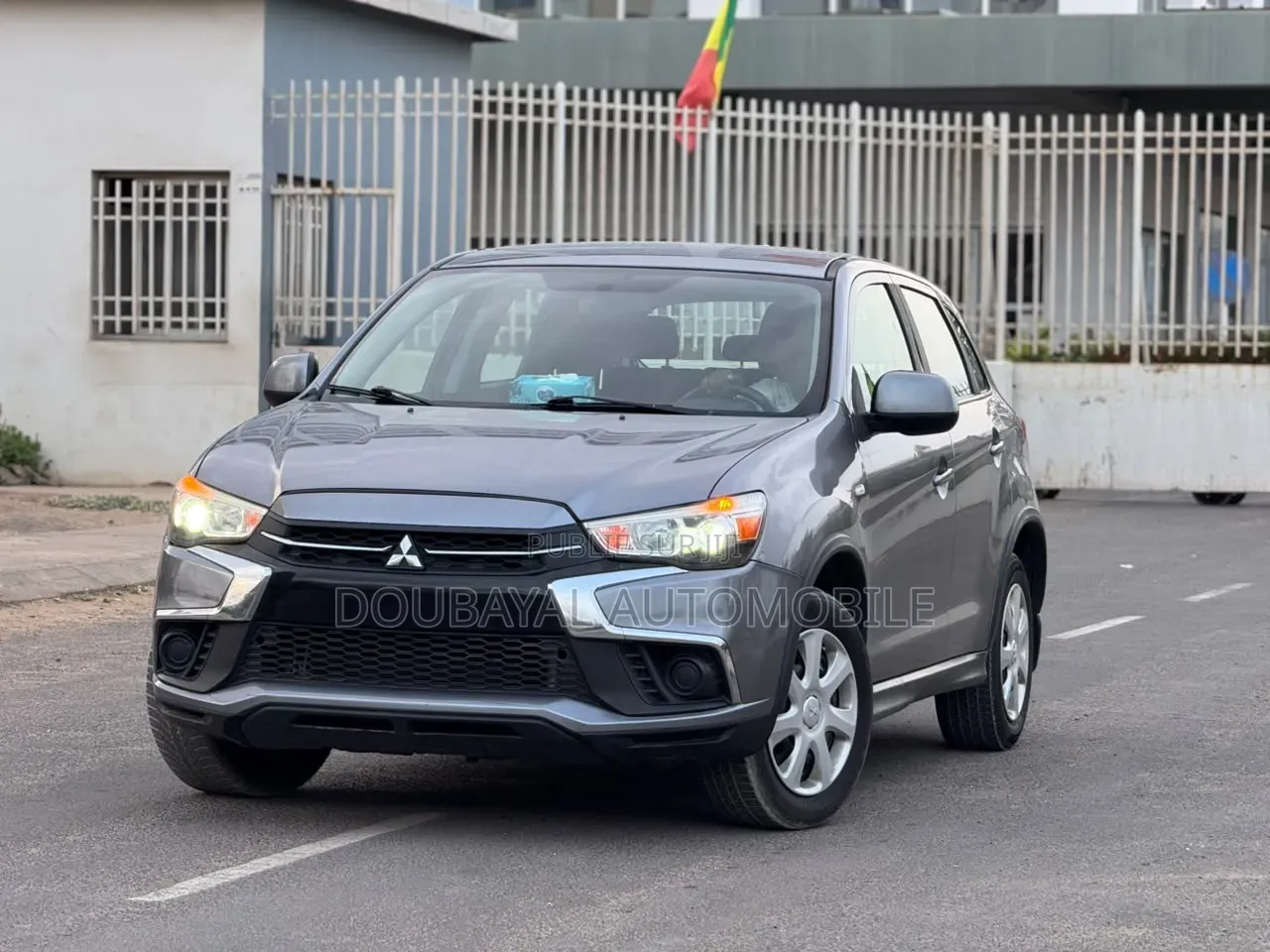 Mitsubishi Outlander 2019 Gris
